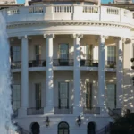 white-house-insider-trading-e-mail Pictured: White House South Lawn